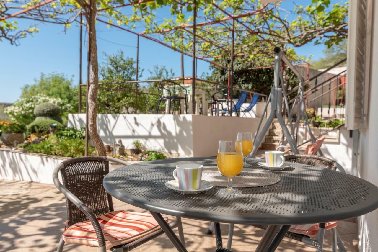 Apartments Villa Bella Vista Seget Трогір Екстер'єр фото